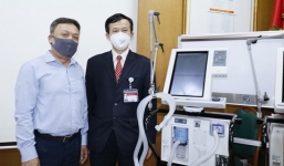 BV Bạch Mai được tặng 2 máy thở để chống dịch Covid-19