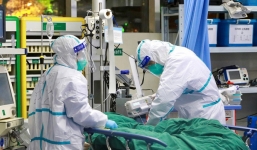 Thứ trưởng Bộ Y tế: Phi công người Anh vẫn trong tình trạng nặng, diễn biến khó lường