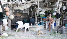 Triệu phú sống khỏe 25 năm ngoài hoang đảo sau khi phá sản, bị vợ ruồng rẫy