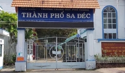 Giữ giấy báo dự thi tốt nghiệp THPT của thí sinh vì nợ tiền học thêm