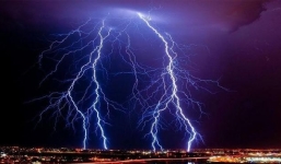 Tất tần tật những tips phòng sét đánh bạn cần biết trong mùa mưa bão