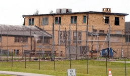 Hy hữu: Làm 2 bạn tù có thai, phạm nhân chuyển giới bị đổi trại giam