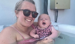 Có thai kỳ lạ lùng, nữ tiếp viên hàng không đến lúc sinh con mới biết mình mang bầu