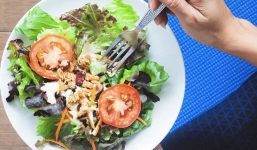 7 dấu hiệu báo động khi cơ thể 'đói calo', người ăn kiêng cần hết sức thận trọng