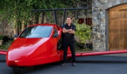 Cận cảnh chiếc ô tô bay sắp trình làng, hóa máy bay chỉ sau một cái bấm nút