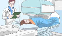 Người đàn ông trả giá vì ôm đồng nghiệp mạnh tới gãy xương sườn