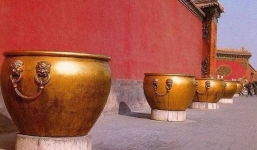 Bí ẩn hàng trăm vạc nước khổng lồ trong Tử Cấm Thành không đóng băng suốt 600 năm qua