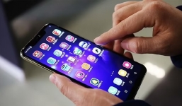 Bố mẹ nghiện điện thoại 'cằn nhằn và la hét' với con cái nhiều hơn