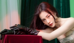 Phương Oanh hát tiếng Trung, dân mạng cảm thán 'mệt con mắt'