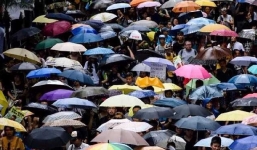 Hơn 46.000 người Trung Quốc sơ tán trong đêm vì mưa lũ sau 70 ngày nắng nóng kỷ lục