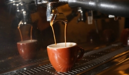 Uống trà nóng, cà phê nóng thường xuyên gây căn bệnh hiểm nghèo hiếm gặp