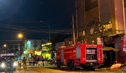 Cháy quán karaoke ở Bình Dương: Nhận được báo cháy, khách đóng cửa hát tiếp