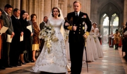 The Crown - phim về bê bối Hoàng gia Anh tiếp tục ghi hình sau khi 'để tang' Nữ hoàng