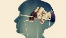 8 dấu hiệu cho thấy bạn đang bị thao túng tâm lý trong một mối quan hệ