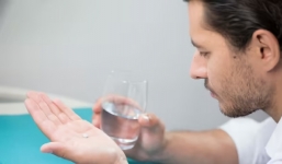 Bất ngờ về tác dụng phụ khi đàn ông uống nhầm thuốc tránh thai