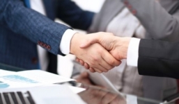 Năm 2023, top 5 con giáp này đi buôn sẽ giàu nứt đố đổ vách nhờ được Thần Tài hậu thuẫn