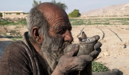 'Trai tân bẩn nhất thế giới' qua đời sau khi tắm vài tháng