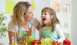 9 siêu thực phẩm giúp trẻ thông minh, học nhanh như chớp