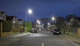 Phát hiện mối nguy tiềm ẩn đến sức khoẻ khi sống gần đèn đường