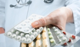 Tuyệt đối không để xảy ra thiếu thuốc chữa bệnh cho nhân dân trong dịp Tết 2023