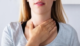 Viêm họng kèm 1 trong 4 triệu chứng này thì đi khám bác sĩ ngay đừng chủ quan