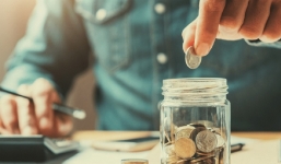 Top 4 con giáp lo xa, sống tiết kiệm nhưng luôn bị hiểu lầm là keo kiệt