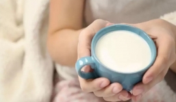 4 lý do để từ bỏ thói quen uống sữa buổi tối
