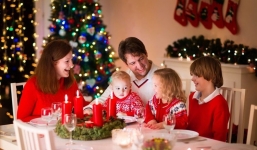 Những hoạt động ý nghĩa bố mẹ nên làm cùng con trong dịp Giáng sinh