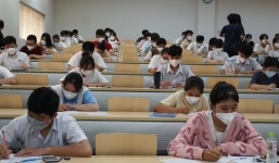 Tuyển sinh đại học 2023 nở rộ kỳ thi riêng, lo ngại tăng áp lực thi cử
