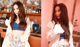 Ôn Bích Hà diện trang phục táo bạo, khoe 'đôi kiếm Nhật' hút mắt ở tuổi U60