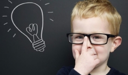 Sai lầm của nhiều bố mẹ: Chăm chăm tẩm bổ nhưng lại bỏ qua 3 cơ hội vàng để con thông minh, xuất chúng