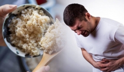 Cơm nguội để đến sáng hôm sau không có mùi vẫn ăn: Sai lầm tai hại rất nhiều người đang mắc phải