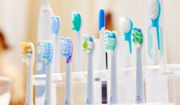Sai lầm khi dùng bàn chải điện khiến nhiều người mắc căn bệnh được ví như 'sát nhân thầm lặng'