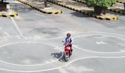 Chi tiết lệ phí thi bằng lái xe, phí cấp GPLX, lệ phí đăng ký và cấp biển xe máy chuyên dùng từ 1/8/2023