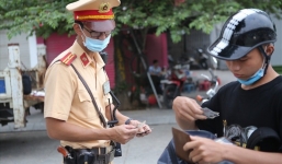 Từ 15/9, được xuất trình giấy tờ tích hợp trên VNeID khi CSGT yêu cầu?