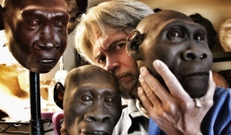 Dung nhan 'bà tổ loài người' khiến con cháu sửng sốt