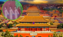 Giải mã bí ẩn 'bóng ma 5 cung nữ' trên bức tường đỏ của Tử Cấm Thành năm 1992 khiến ai nấy 'dựng tóc gáy'