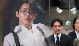 Yoo Ah In tủi hổ khi bị ném tiền vào mặt