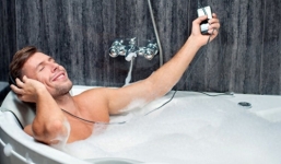 4 thói quen tắm bỏ càng sớm càng tốt để không bị 'tử thần' giỡn mặt