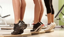 Không cần đi 10.000 bước, đứng một chỗ mà làm hành động này vẫn có những tác dụng kỳ diệu