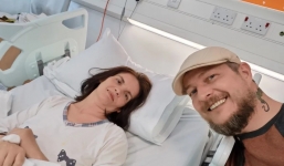 Căn bệnh bí ẩn khiến người phụ nữ hoạt bát bỗng 'bị nhốt' trong cơ thể của chính mình