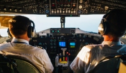 Tại sao cơ trưởng và cơ phó không được ăn suất cơm giống nhau trên cùng chuyến bay?