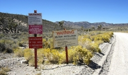  Lật tẩy sự thật về UFO hình trứng tại căn cứ tuyệt mật 'Khu vực 51' được giấu kín hơn 40 năm qua