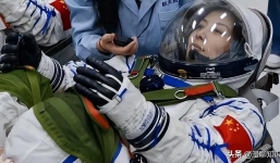 Tại sao các nữ phi hành gia phải uống thuốc tránh thai trước khi bay vào vũ trụ?