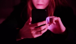 3 thói quen sử dụng điện thoại 'hại não' đa số người dùng mắc phải, bác sĩ ra báo động đỏ