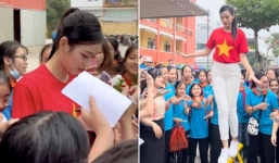 Hoa hậu Đỗ Thị Hà ăn mặc giản dị vẫn nổi bần bật, được đông đảo fan nhí xin chữ ký như Idol Hàn Quốc