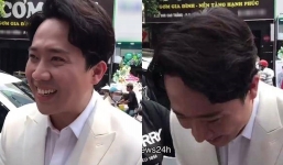 Trấn Thành bị chê 'làm màu' khi liên tục cúi người cảm ơn người hâm mộ