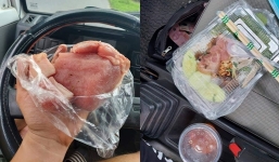 Chàng trai nhặt được túi thịt đánh rơi, khi trả lại chủ nhân lập tức 'quay xe' vì thấy gương mặt không uy tín