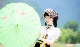 Hòa Minzy hiếm hoi lộ diện sau khi chia tay, diện mạo gây chú ý