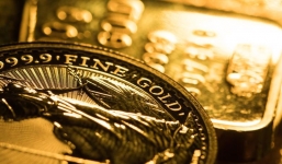 Giá vàng trưa ngày 18/8: Biến động trái chiều 